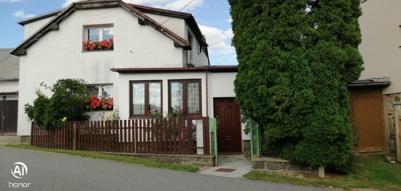 Dvougeneracni Dum Se Zahradou Apartment Vimperk